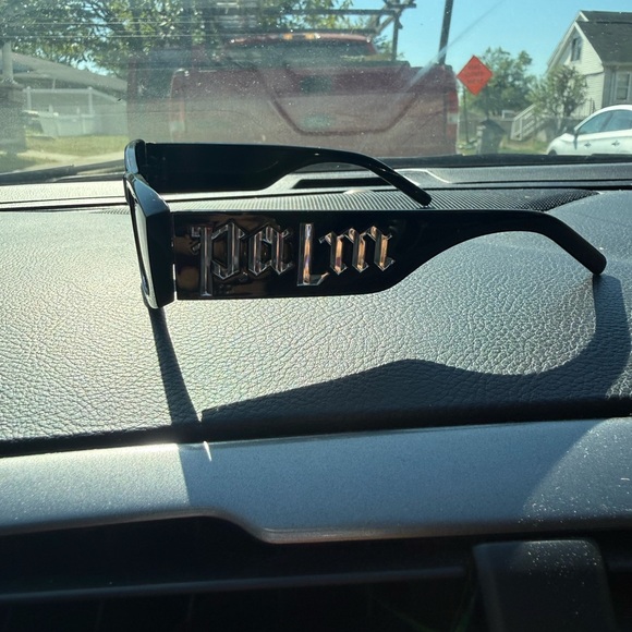 Palm Angels Black Sunglasses with Silver Logo - Picture 1 of 3